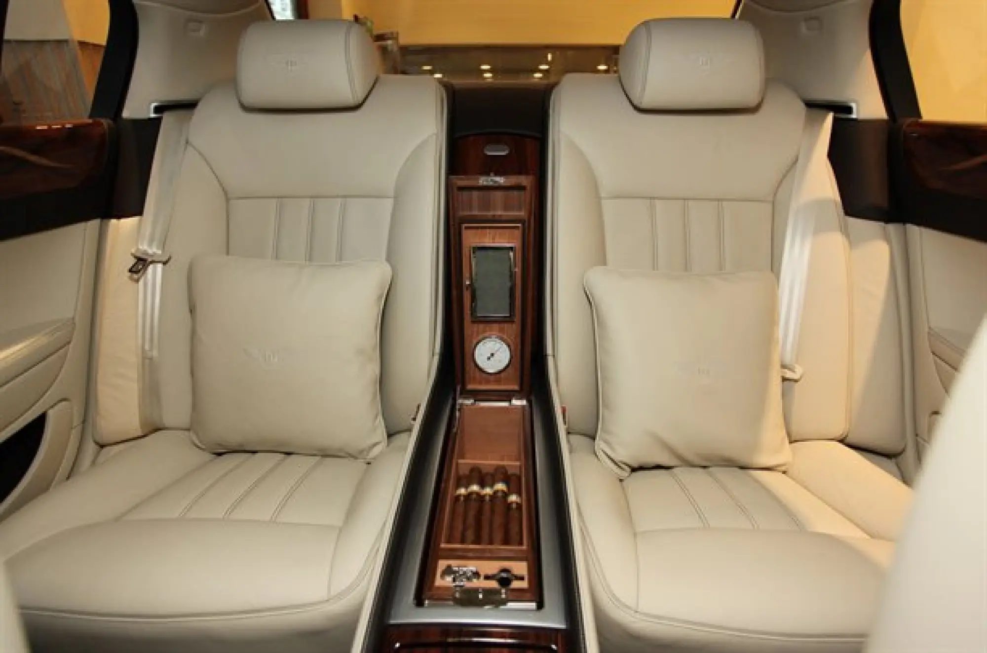 Bentley Continental Flying Spur - 6