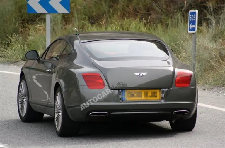 Bentley Continental GT 2011 - Foto spia 06-09-2010 - 2