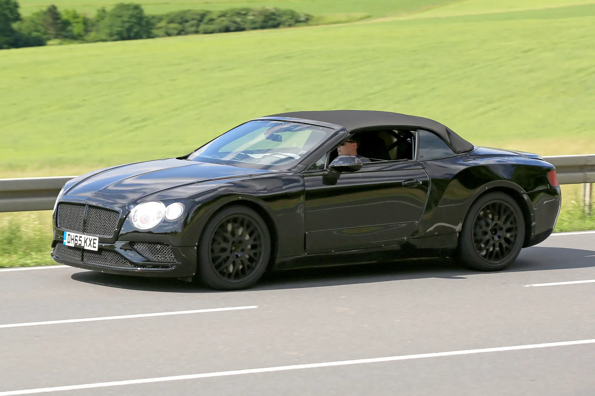 Bentley Continental GT Convertible foto spia - 4