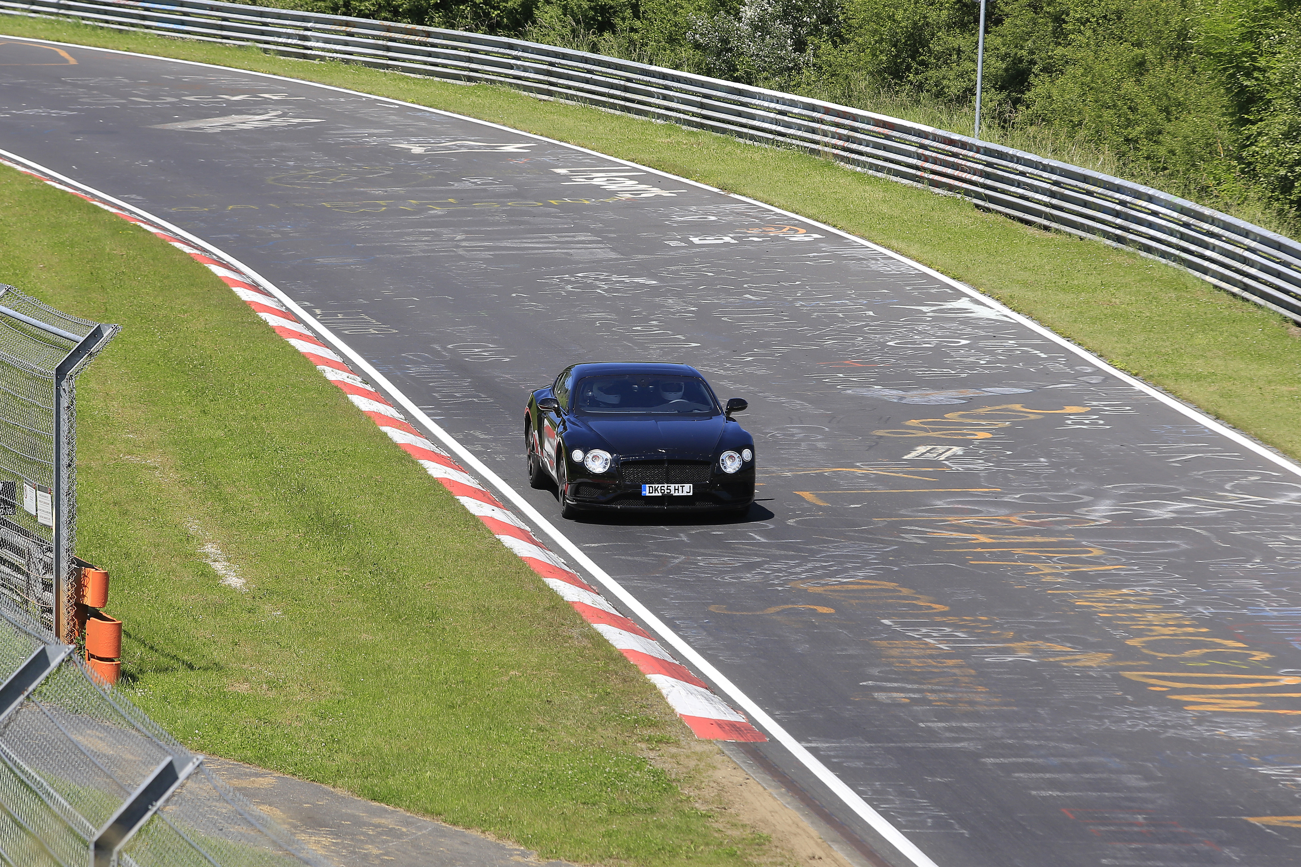 Bentley Continental GT coupè foto spia 23 giugno 2016 Nurburgring