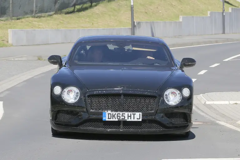 Bentley Continental GT coupè foto spia 23 giugno 2016 Nurburgring - 10