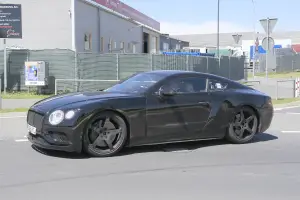 Bentley Continental GT coupè foto spia 23 giugno 2016 Nurburgring