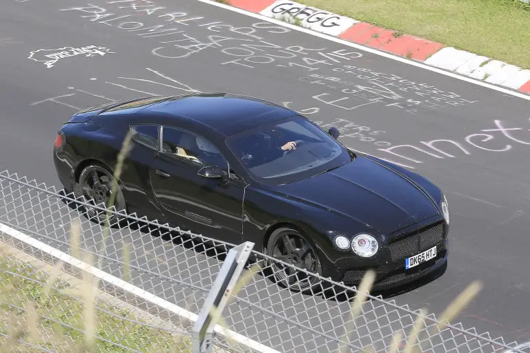 Bentley Continental GT coupè foto spia 23 giugno 2016 Nurburgring - 4