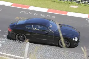 Bentley Continental GT coupè foto spia 23 giugno 2016 Nurburgring