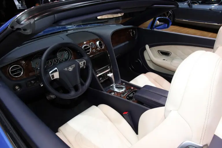 Bentley Continental GT Speed Convertible - Salone di Detroit 2013 - 4