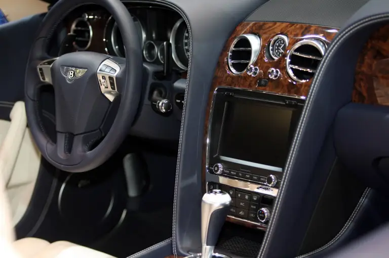 Bentley Continental GT Speed Convertible - Salone di Detroit 2013 - 18
