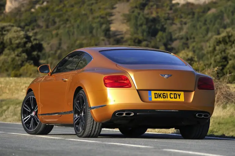 Bentley Continental GT V8 e Bentley Continental GTC V8 - 10