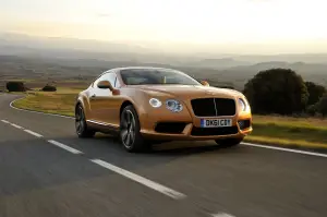 Bentley Continental GT V8 e Bentley Continental GTC V8