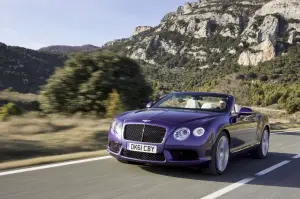 Bentley Continental GT V8 e Bentley Continental GTC V8