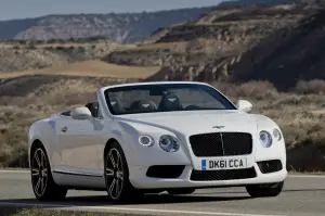 Bentley Continental GT V8 e Bentley Continental GTC V8