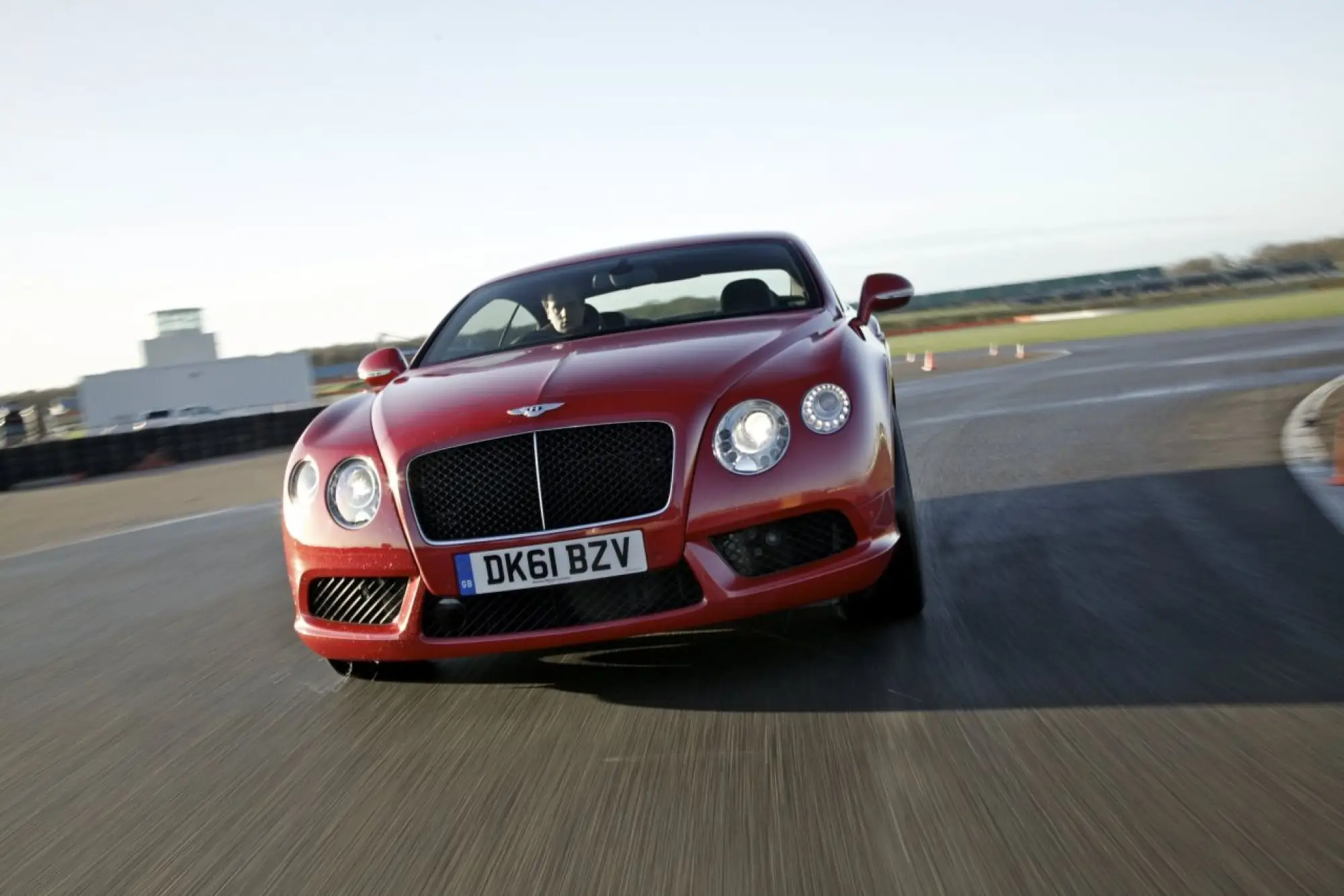Bentley Continental GT V8 e GTC V8 - Foto ufficiali - 9