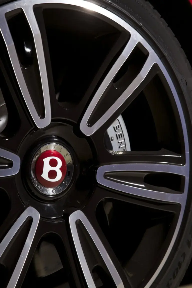 Bentley Continental GT V8 e GTC V8 - Foto ufficiali - 21