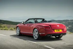 Bentley Continental GT V8 S Coupe e Cabrio - Foto ufficiali - 12