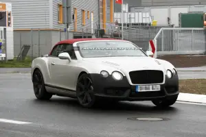 Bentley Continental GTC restyling foto spia luglio 2011 - 3