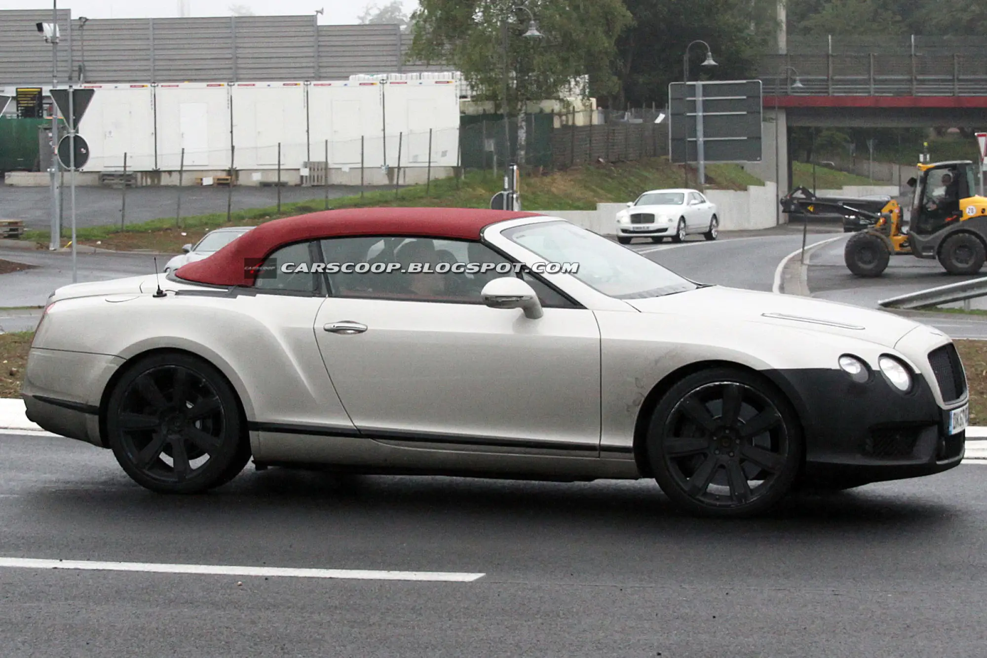 Bentley Continental GTC restyling foto spia luglio 2011 - 4