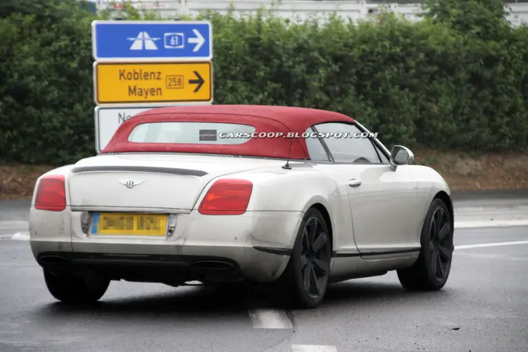 Bentley Continental GTC restyling foto spia luglio 2011 - 6