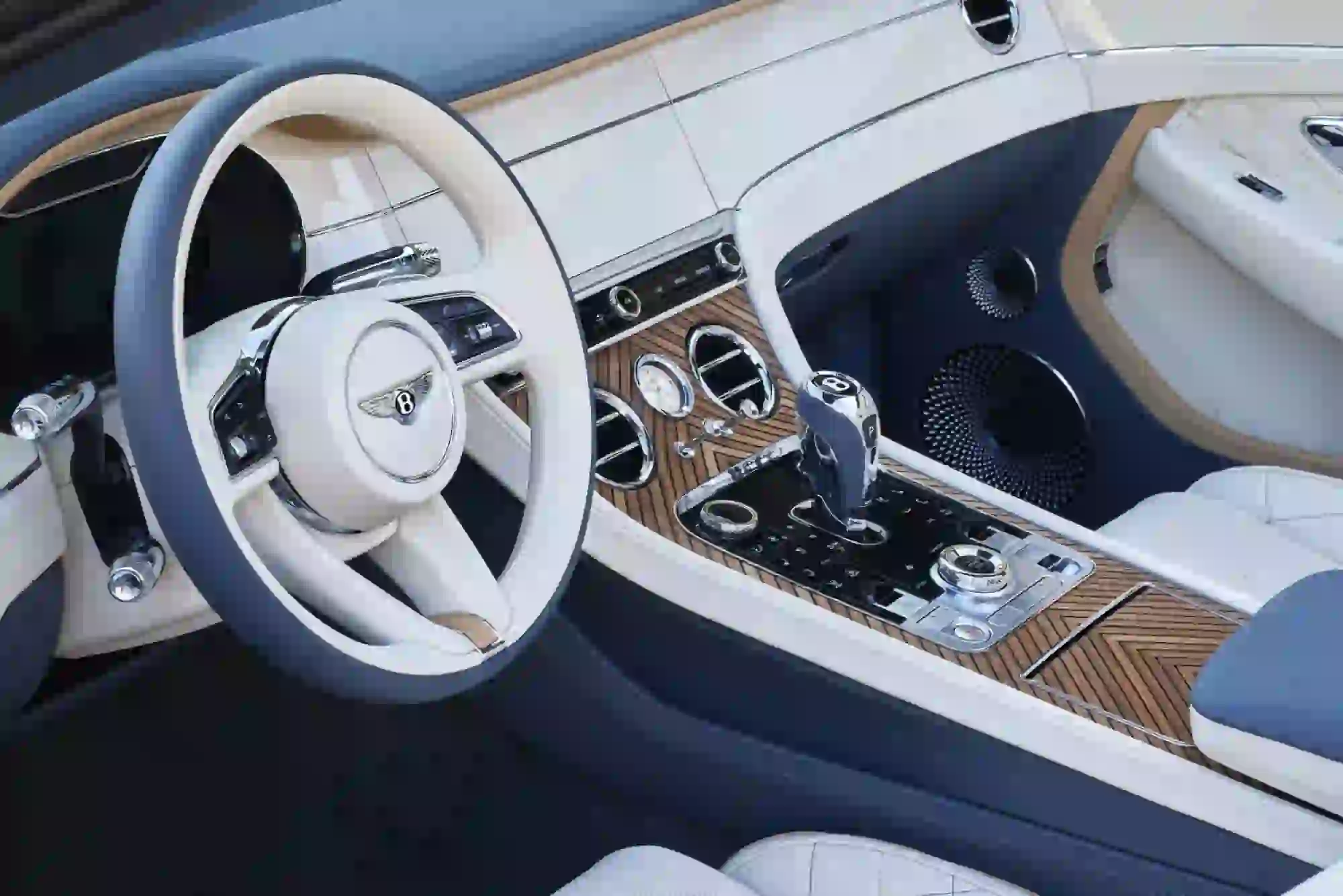 Bentley Continental GTC Riviera Collection - Foto - 3