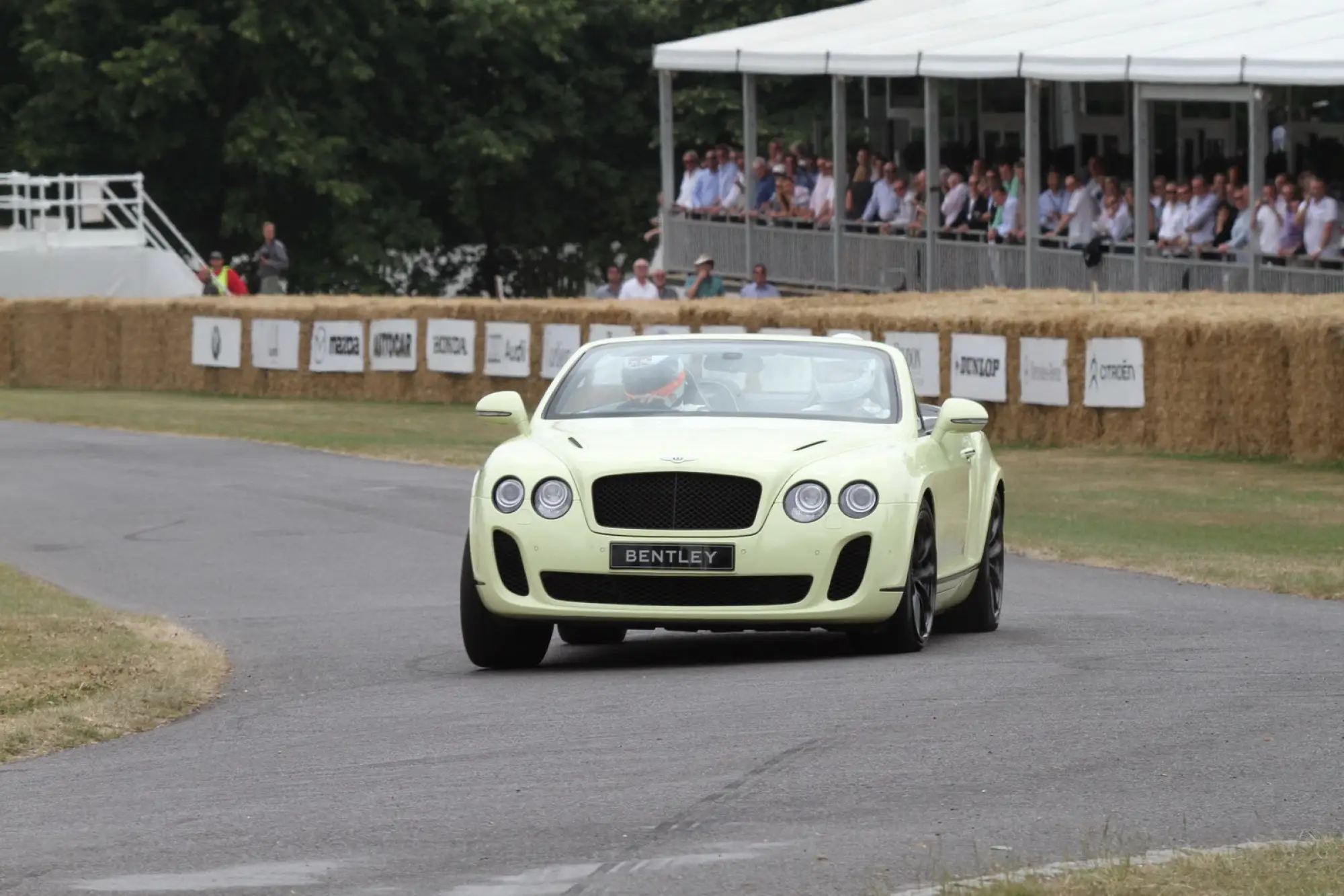 Bentley Continental Supersports convertibile a Goodwood - 1