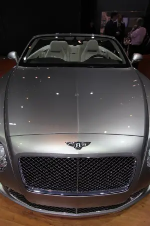 Bentley Continental V8 Convertible - Salone di Detroit 2012 - 6
