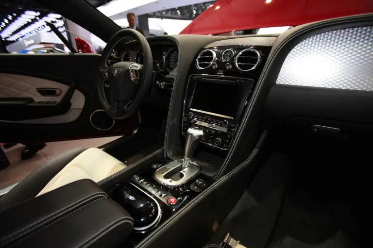 Bentley Continental V8 Coupe - Salone di Detroit 2012 - 3