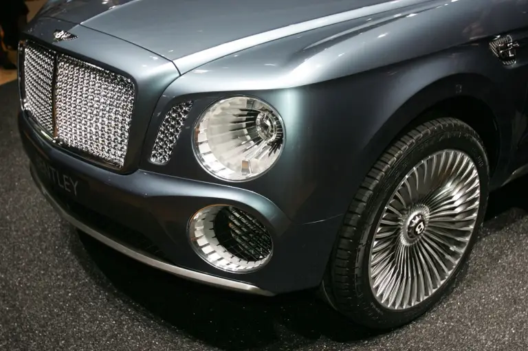 Bentley EXP 9F - Salone di Ginevra 2012 - 9
