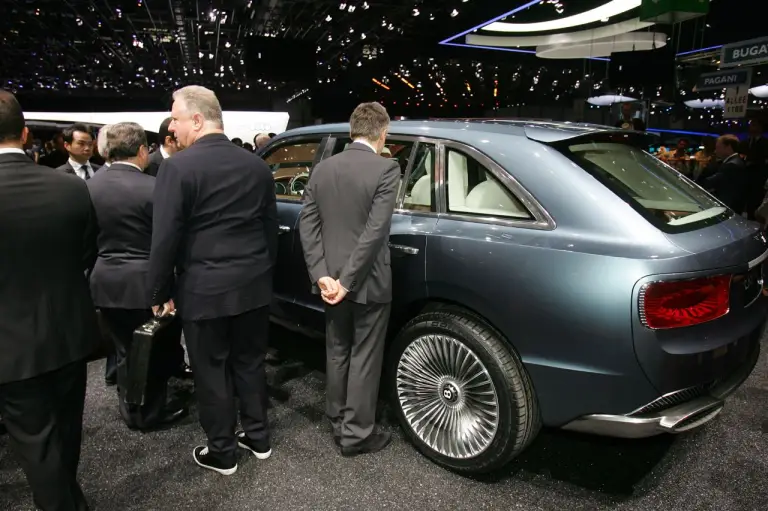 Bentley EXP 9F - Salone di Ginevra 2012 - 10
