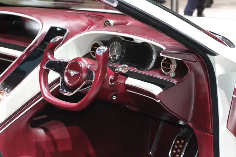 Bentley EXP12 - Salone di Ginevra 2017 - 1