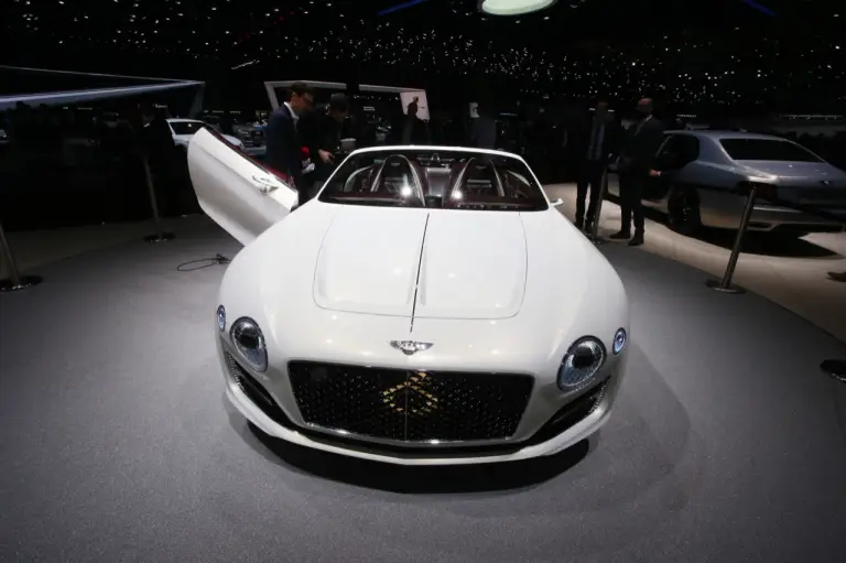 Bentley EXP12 - Salone di Ginevra 2017 - 3