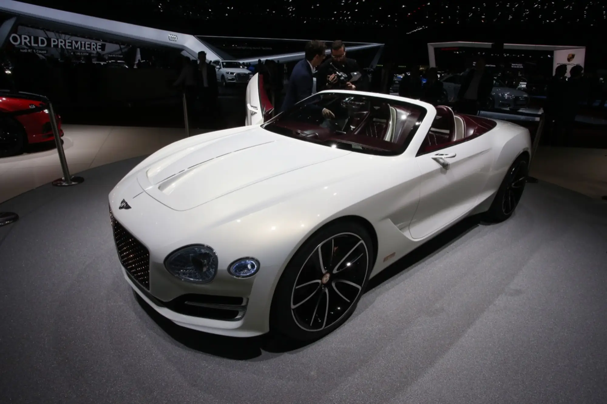 Bentley EXP12 - Salone di Ginevra 2017 - 4