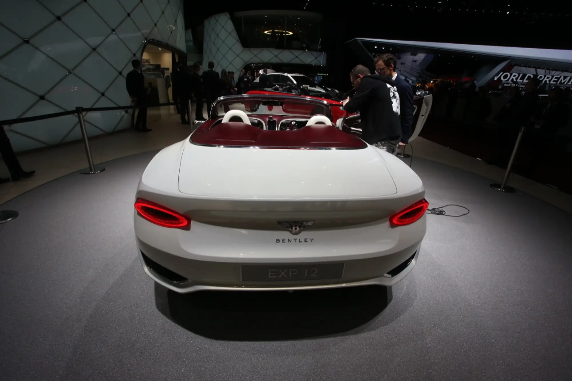 Bentley EXP12 - Salone di Ginevra 2017 - 7