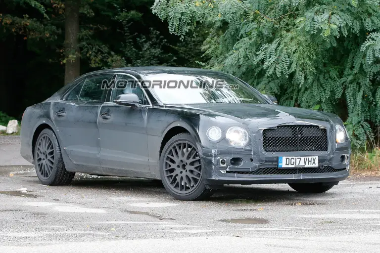 Bentley Flying Spur 2019 - Foto spia 01-09-2017 - 2