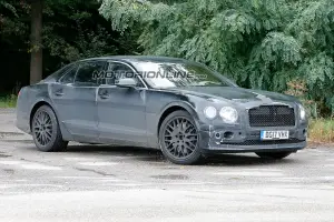 Bentley Flying Spur 2019 - Foto spia 01-09-2017