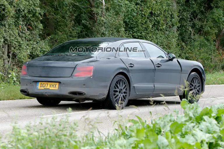 Bentley Flying Spur 2019 - Foto spia 01-09-2017 - 7