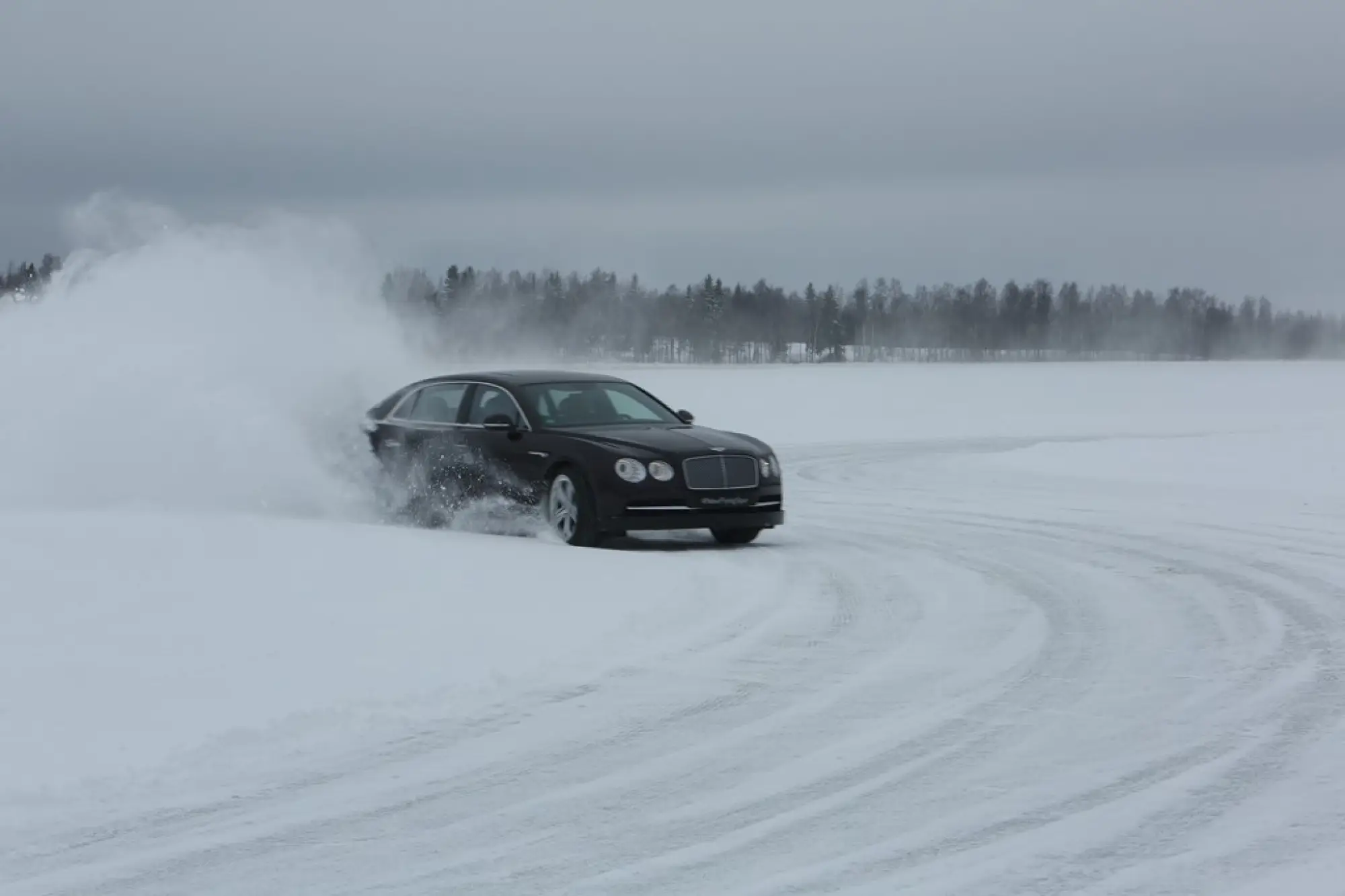 Bentley Flying Spur - Power on ice 2014 - 1
