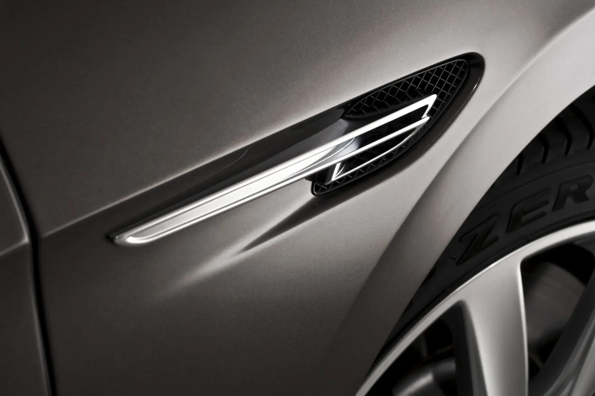 Bentley Flying Spur - 12