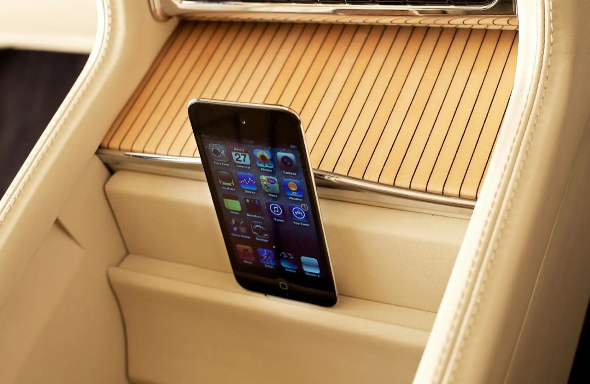 Bentley Mulsanne Theatre iPad - 6