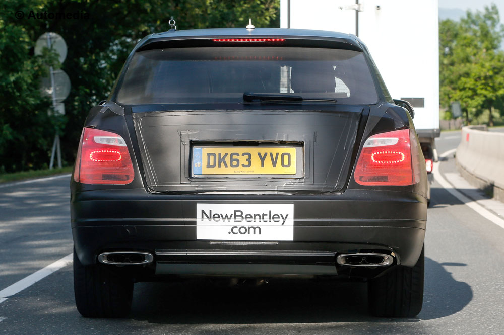 Bentley SUV - Foto spia 13-06-2014