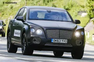 Bentley SUV - Foto spia 13-06-2014