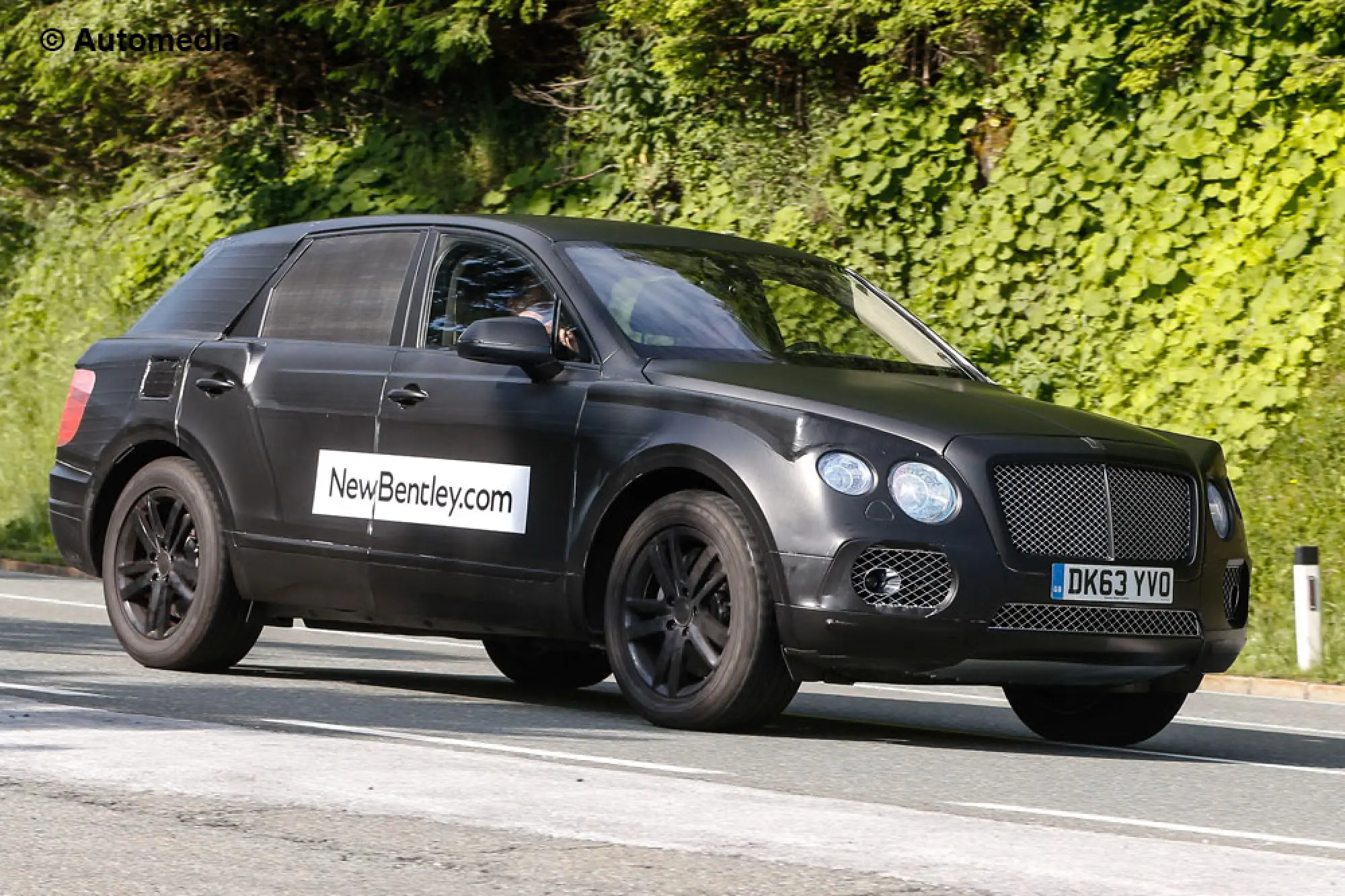 Bentley SUV - Foto spia 13-06-2014 - 2