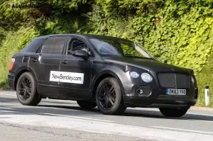 Bentley SUV - Foto spia 13-06-2014