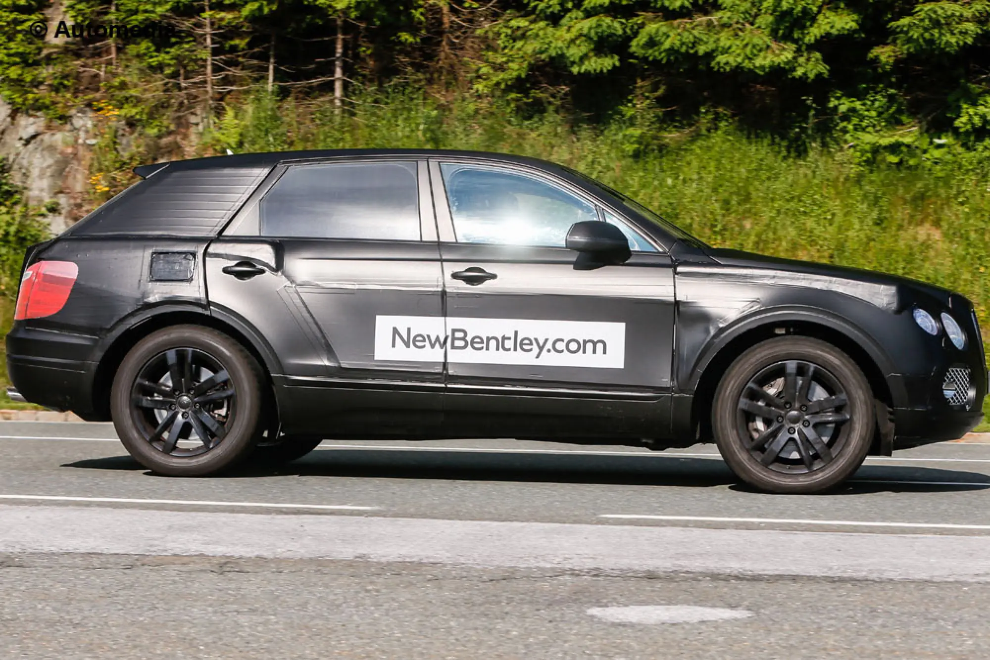 Bentley SUV - Foto spia 13-06-2014 - 3
