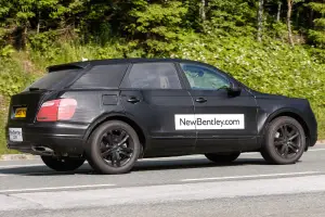 Bentley SUV - Foto spia 13-06-2014