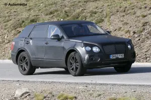 Bentley SUV - Foto spia 20-06-2014 - 2