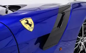 Ferrari F12 tdf blu elettrico