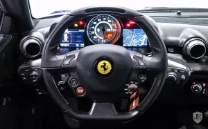 Ferrari F12 tdf blu elettrico