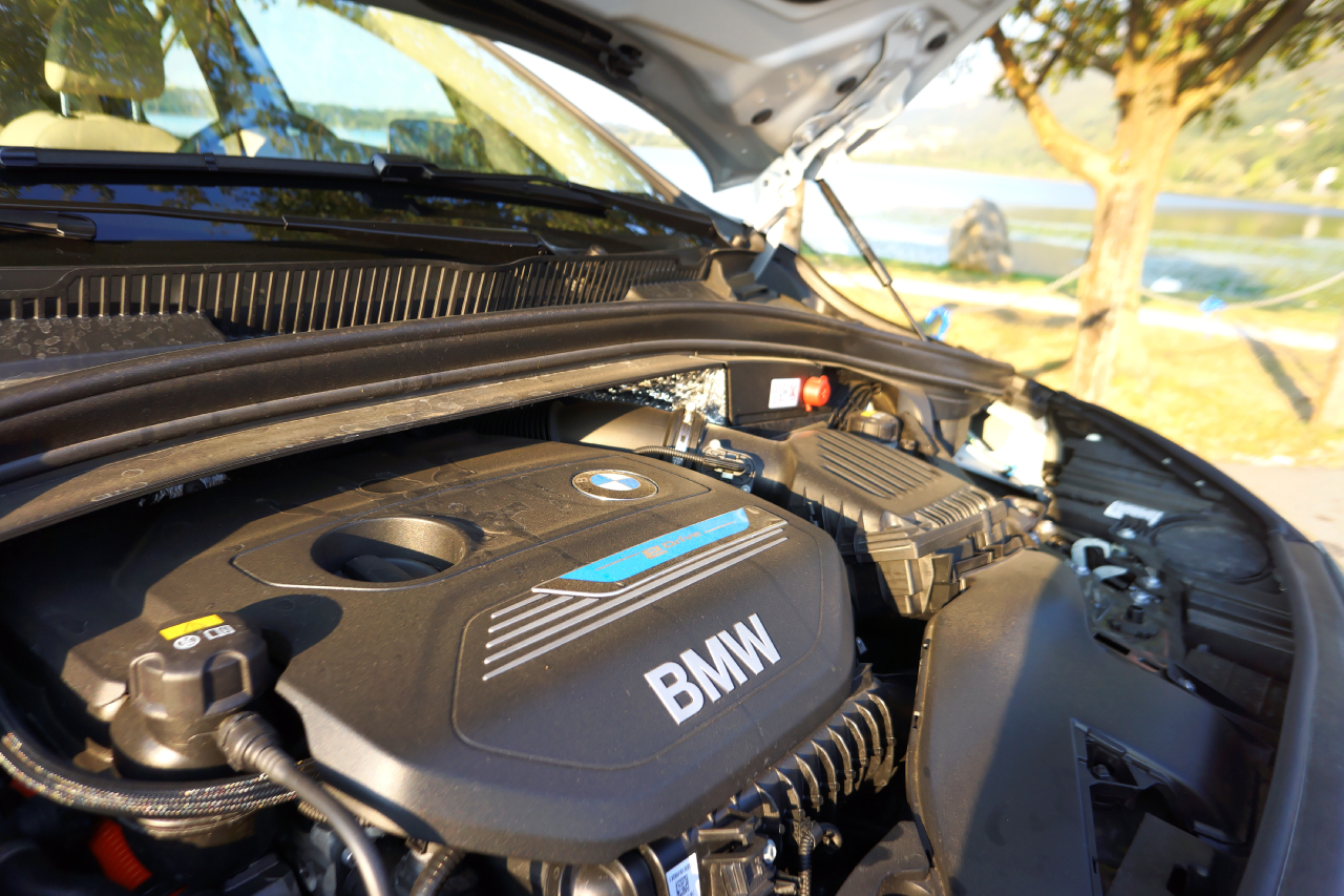 BMW 225XE Prova su strada 2016