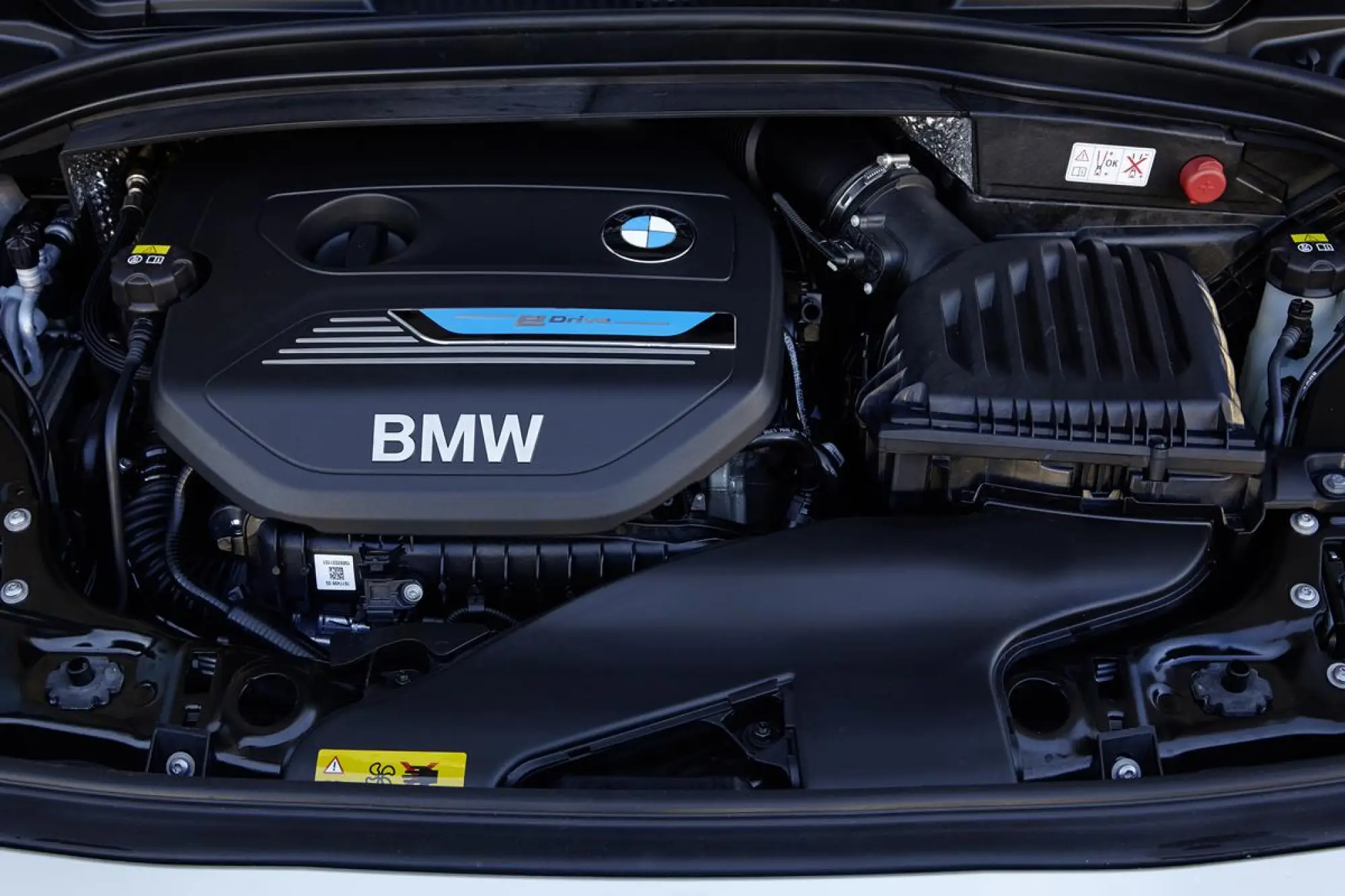 BMW 225xe - 102