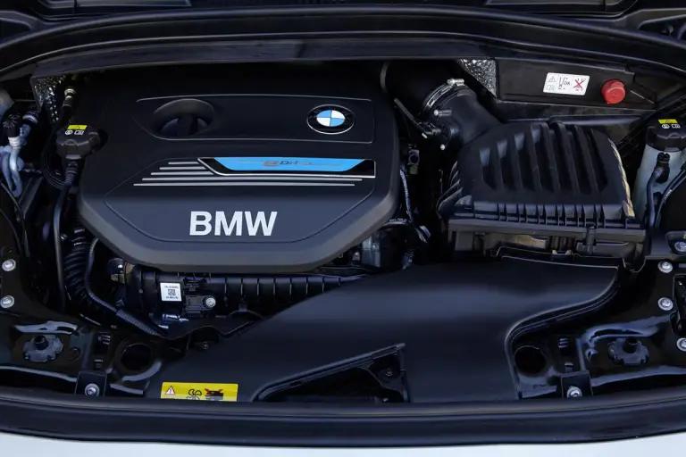 BMW 225xe - 102