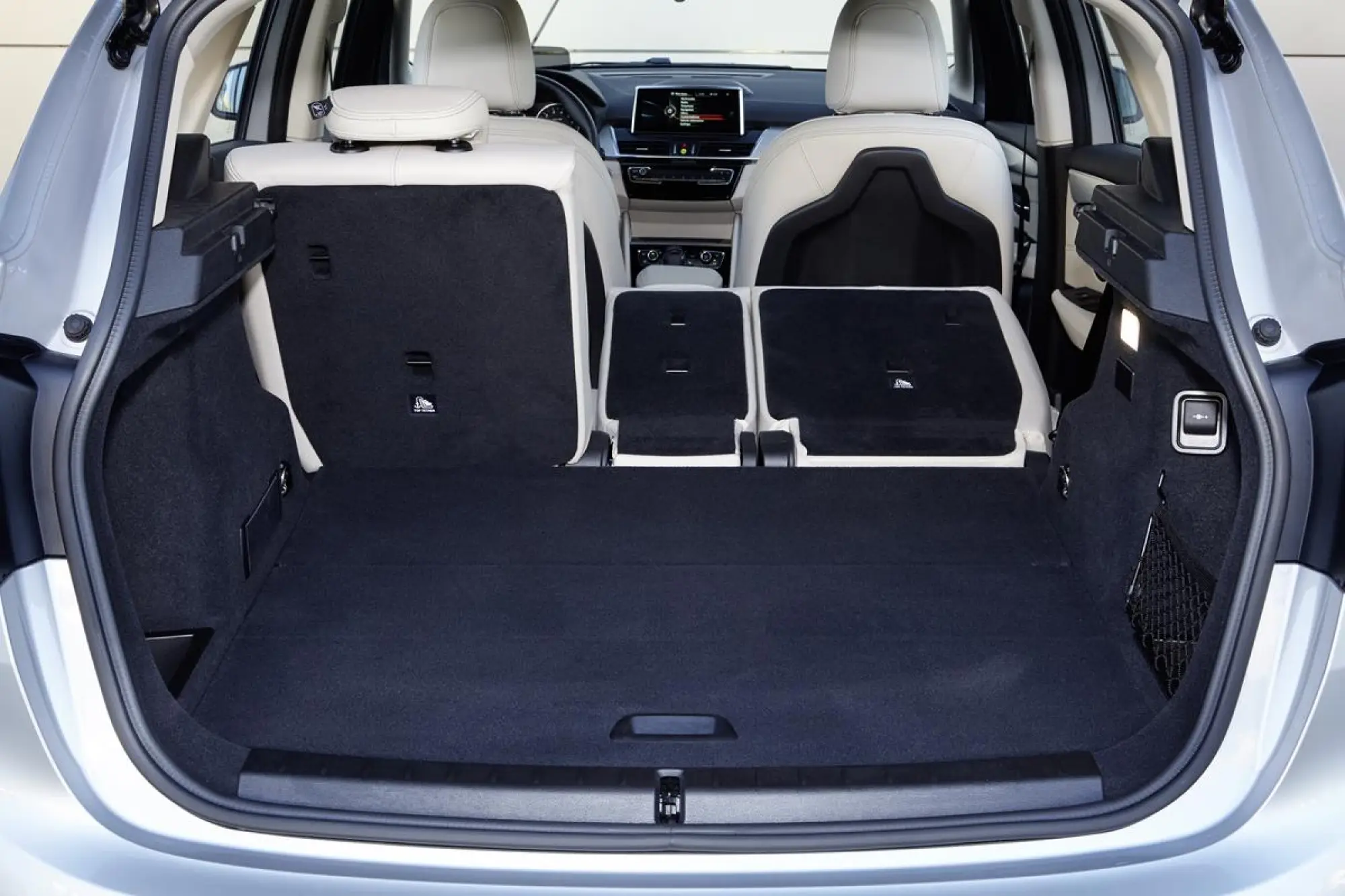 BMW 225xe - 105