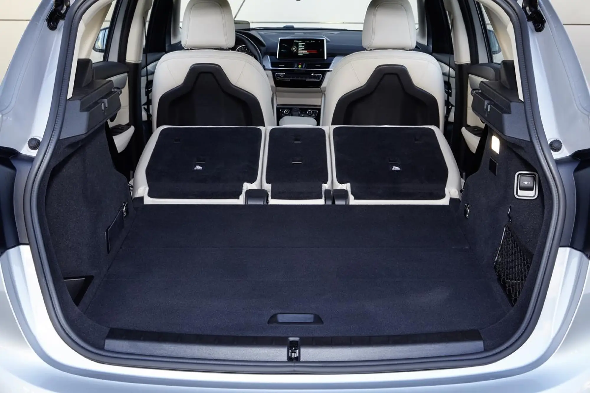 BMW 225xe - 106